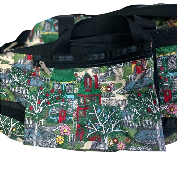 LeSportsac Weekender Duffle Travel Bag Overnight City Town Houses Print - Picture 3 of 8